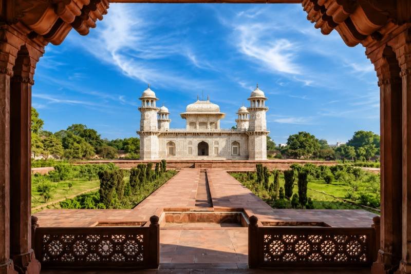 Taj Mahal Tour by Fastest Train